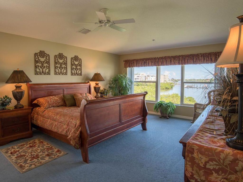 Gulf Retreat 2: Magnificent Water Views, Steps To Beach, None Cleaner, None Nicer! Clearwater Beach Buitenkant foto